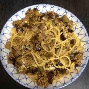 ナスとひき肉のボロネーゼ風パスタ